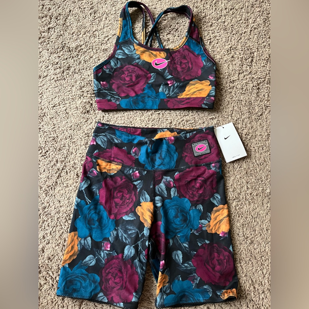 Nike Womens training set floral